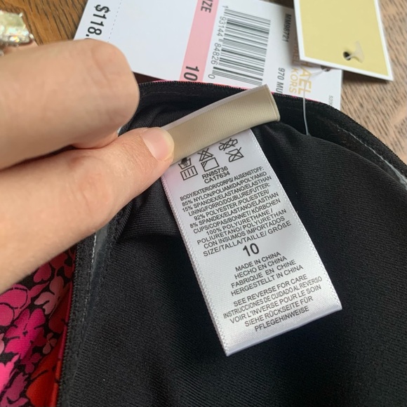 Michael Kors One Piece Swimsuit Size 10 (US) NWT! Fits like Size 6 (US)! - Picture 5 of 6